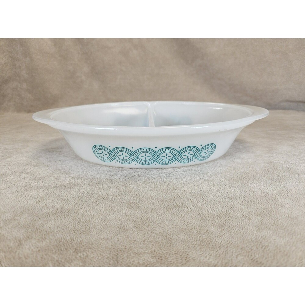 Glassbake j239 Divided Casserole Baking Dish TEAL Interlocking Circle Pattern